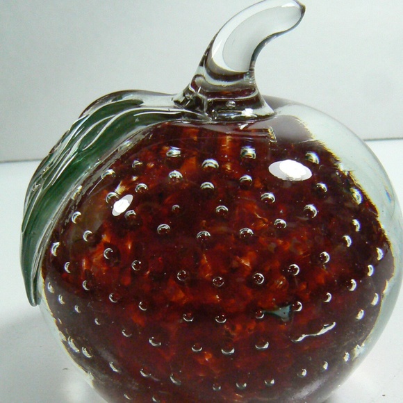 Vintage Clear & Red Controlled Bubbles APPLE with Leaf Art Glass Paperweight - Picture 1 of 9